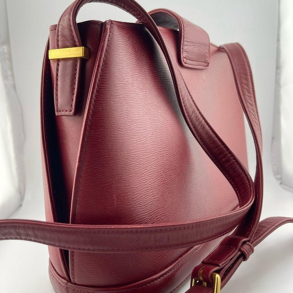 ❤️Valentino Garavani Red Leather Crossbody - Picture 5 of 9